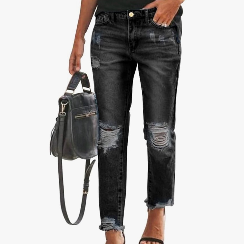 Women’s Edgy Black Distressed Boyfriend Size 8 Jeans